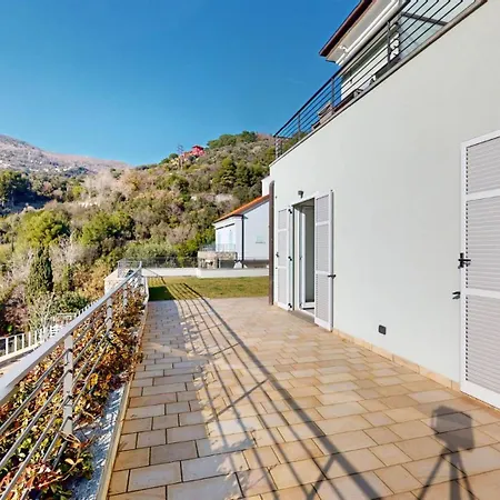 Charming With Pool And Garden Alassio