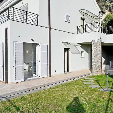 Charming With Pool And Garden Alassio