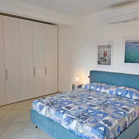 Rivierarent Charming With Pool And Garden Apartment