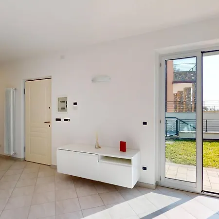 Charming With Pool And Garden Alassio
