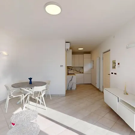 Apartment Charming With Pool And Garden Alassio