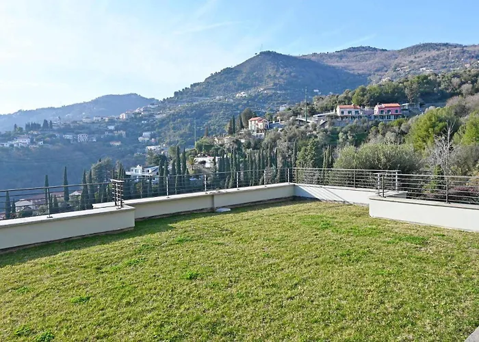 Lejlighed Rivierarent Charming With Pool And Garden Alassio
