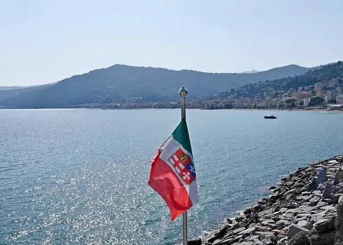 Rivierarent Charming With Pool And Garden