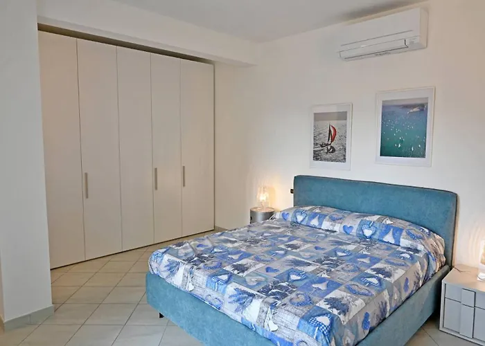 Rivierarent Charming With Pool And Garden Lejlighed