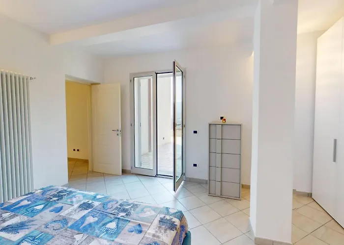 Rivierarent Charming With Pool And Garden Lejlighed